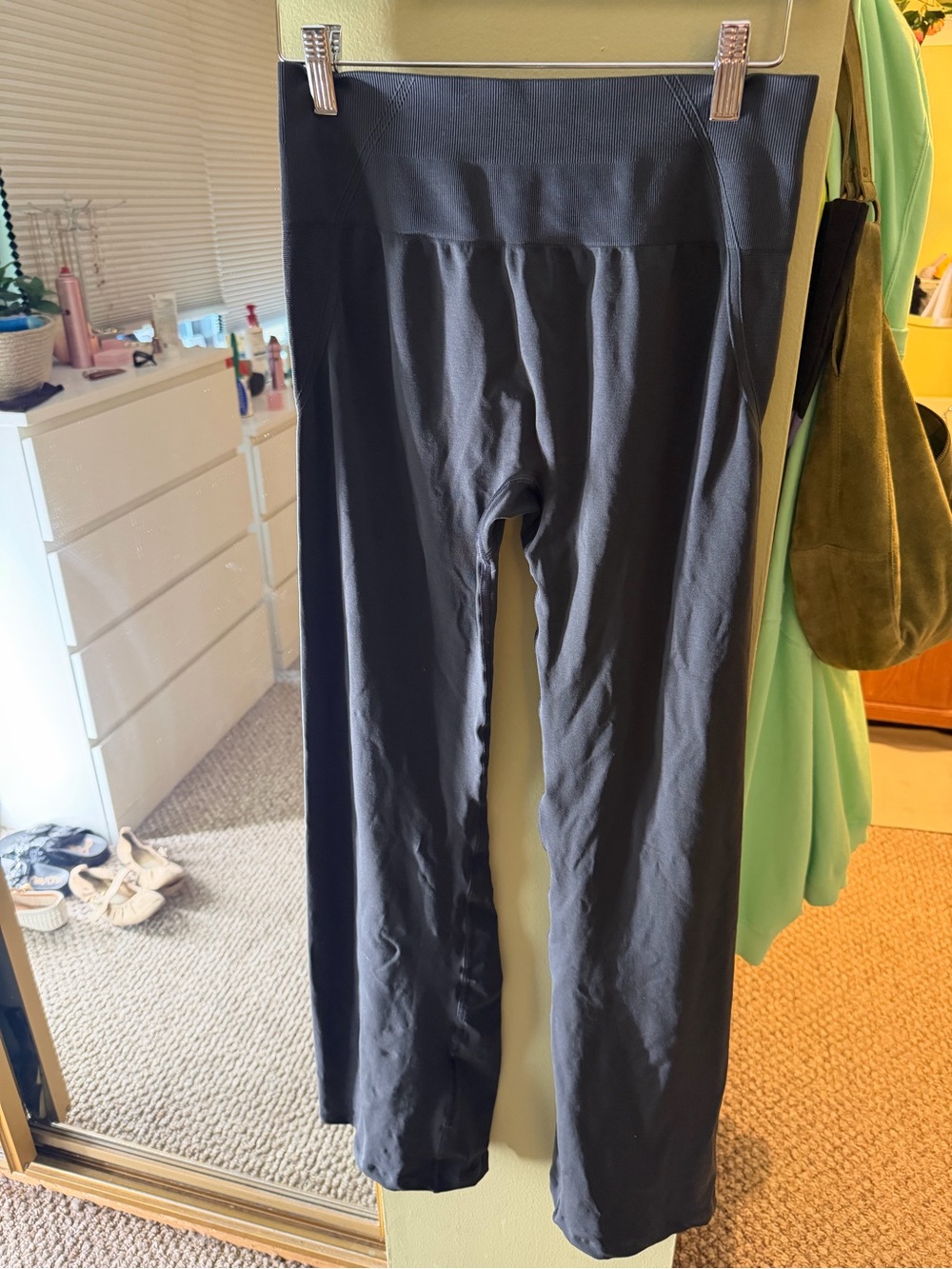 Oner Effortless flare leggings